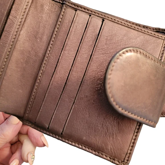 CHANEL | Lavender Cotton Club Interlocking CC Logo Compact Wallet 2008-'09 - Picture 6 of 16